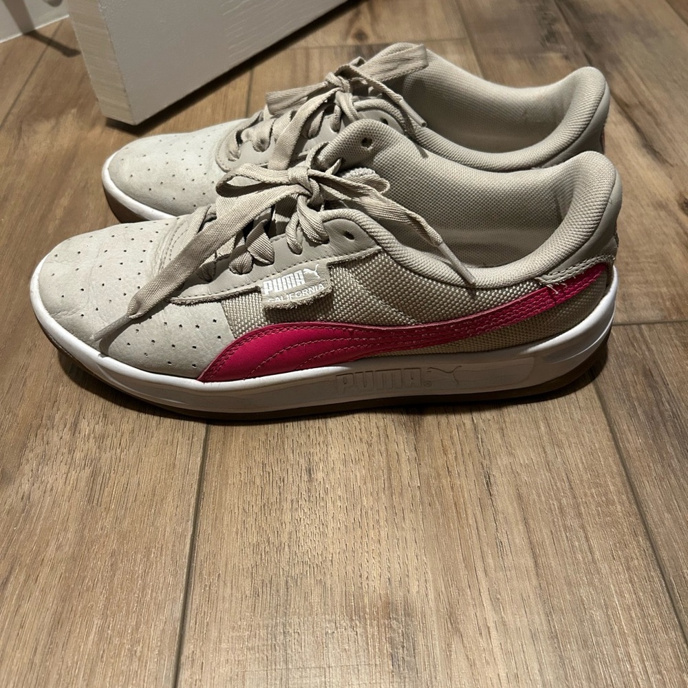 Puma Cream and Pink Sneakers